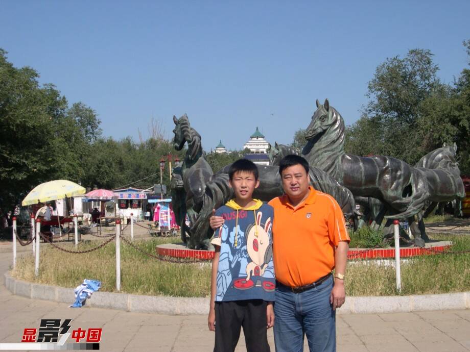 但是要知道,在小时候,身材特别瘦弱的周琦被河南的篮球教练认为