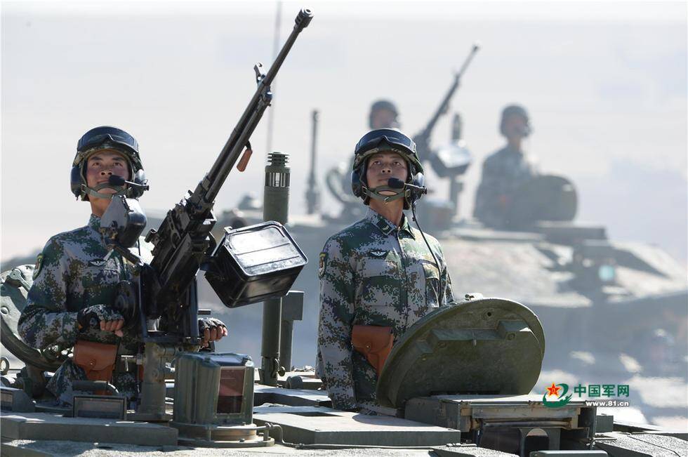 沙场点兵 大漠列阵:高清大图带你全景看阅兵