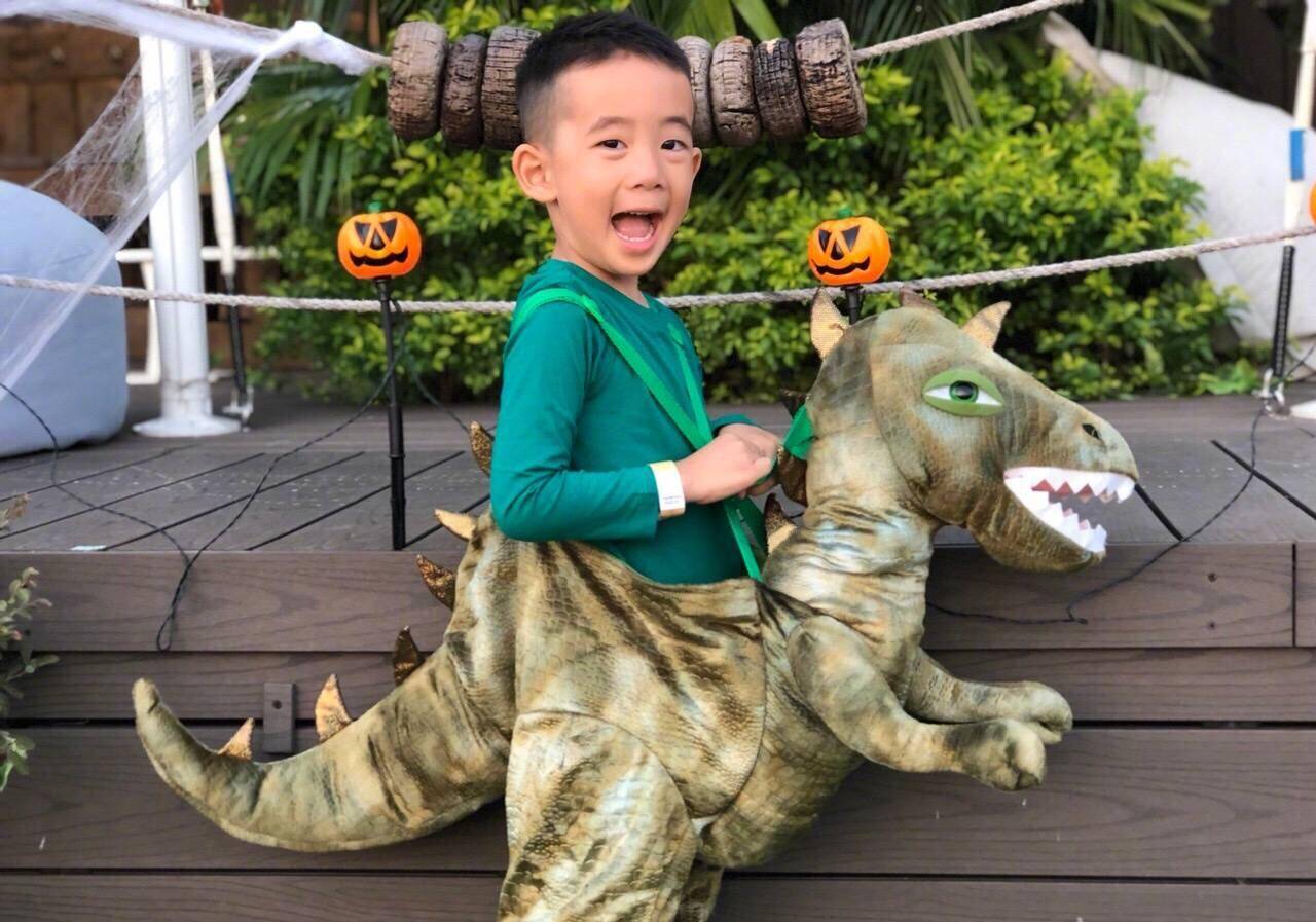 jasper三岁生日趴现场 满满都是巴斯光年玩具