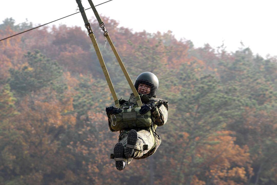 年疯狂肌肉"亚洲大奖赛获得"肌肉女王"之称的韩国健体模特李允花(lee