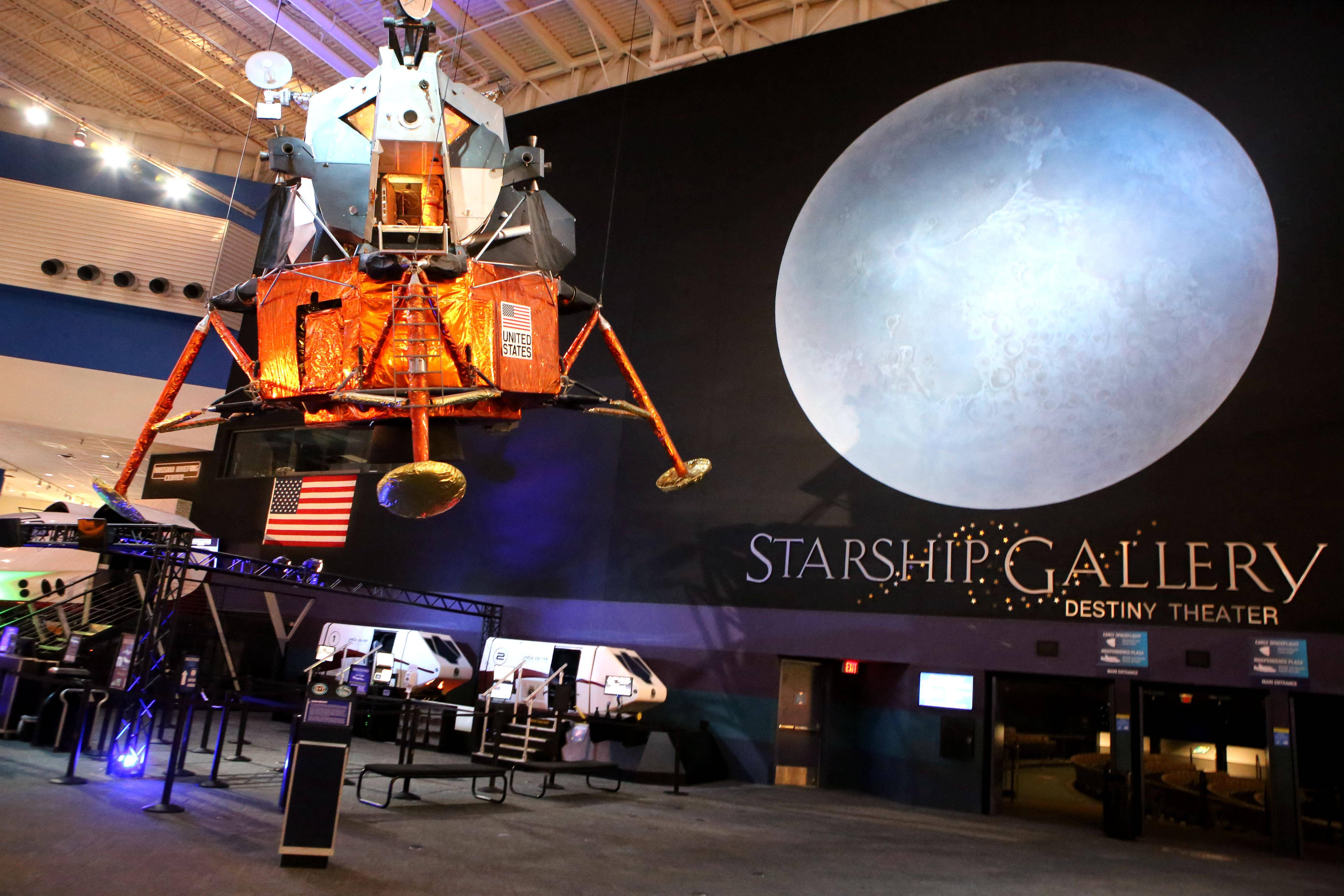 为什么nba球队休斯顿叫火箭队,因为休斯顿是美国的航天中心,来到nasa