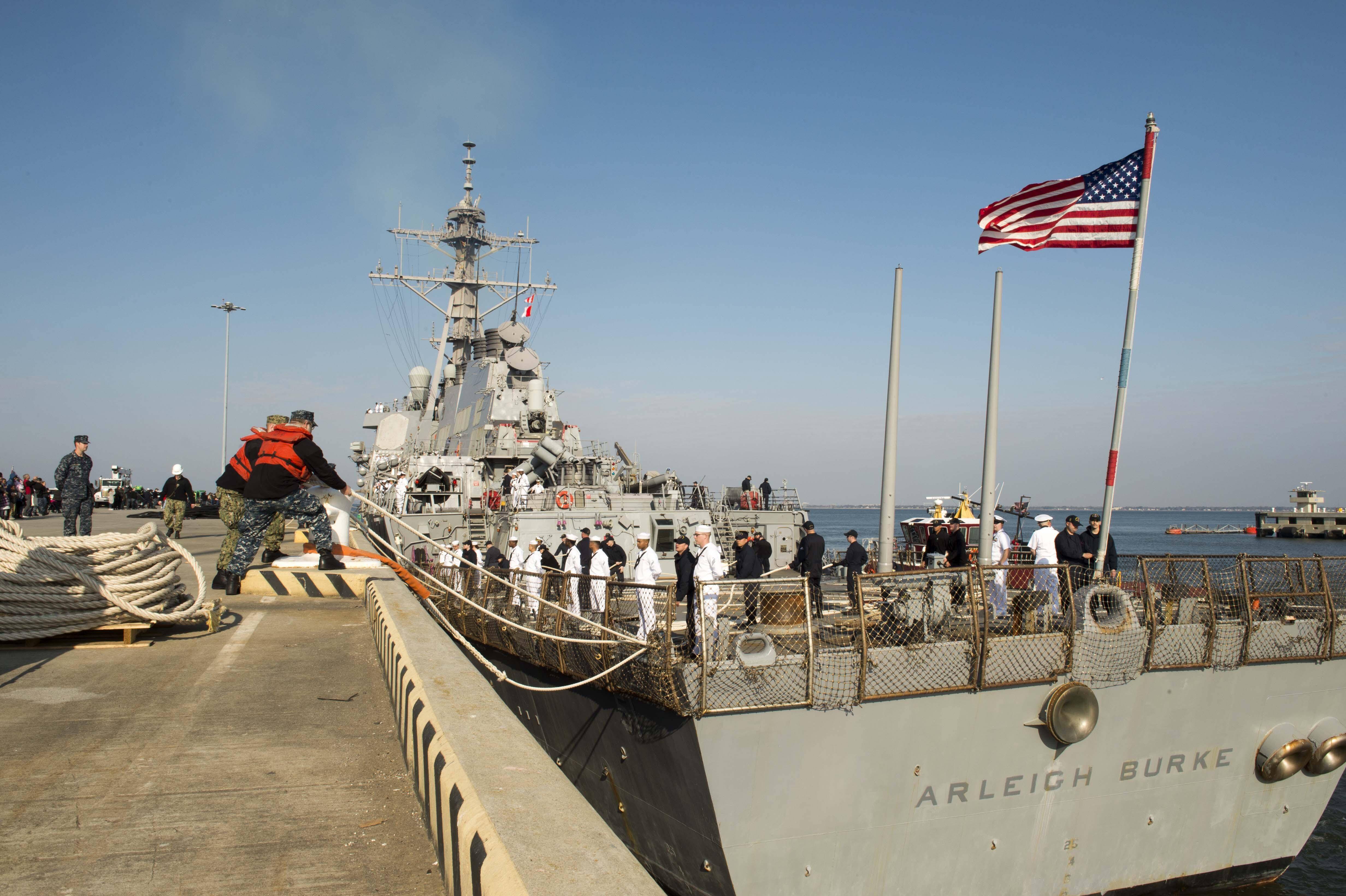 75)航母离开诺福克基地,前往地中海和波斯湾一带(第5,第6舰队责任区)