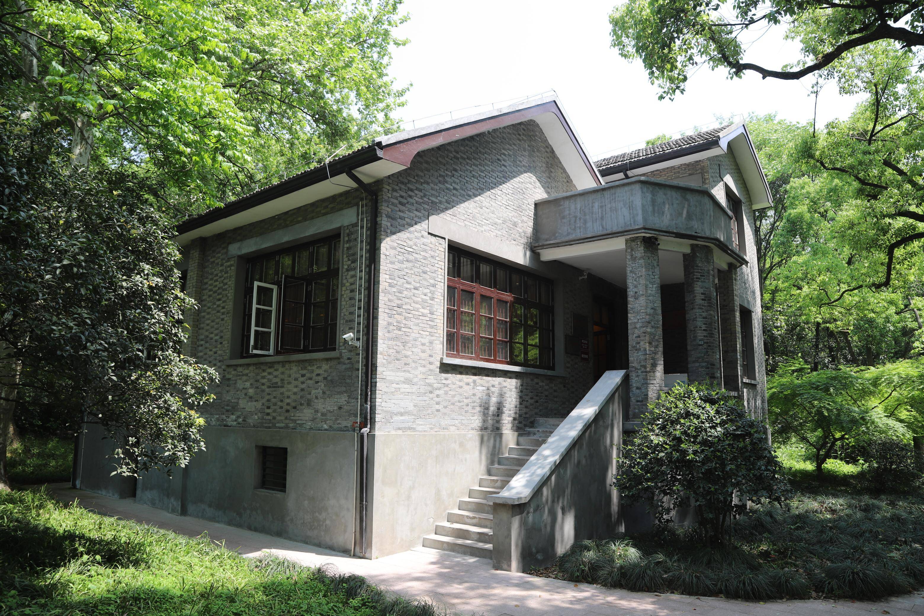 杭州西湖边的名人别墅,每幢价值超亿元