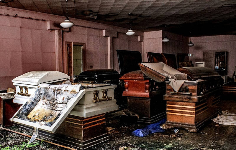 探索废弃殡仪馆图片