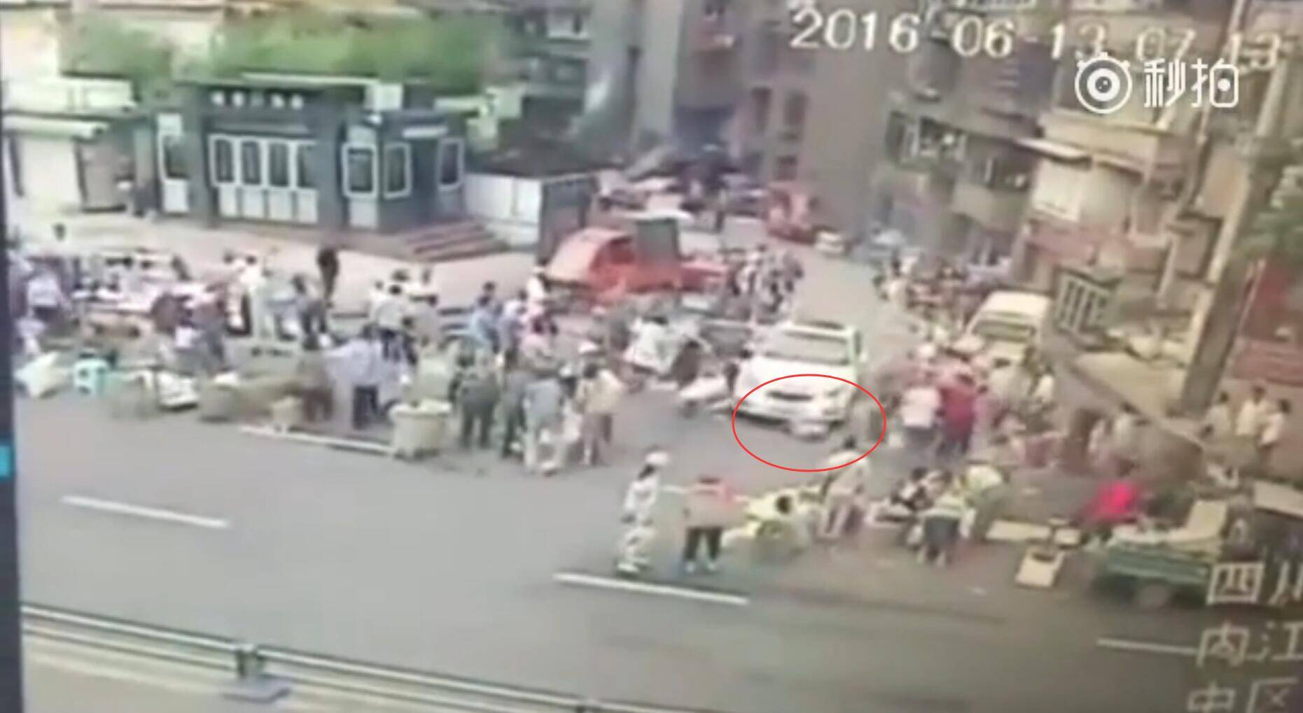 男子在上海驾车操作不当 撞对向车道2辆轿车致4伤|事故|车祸_新浪新闻