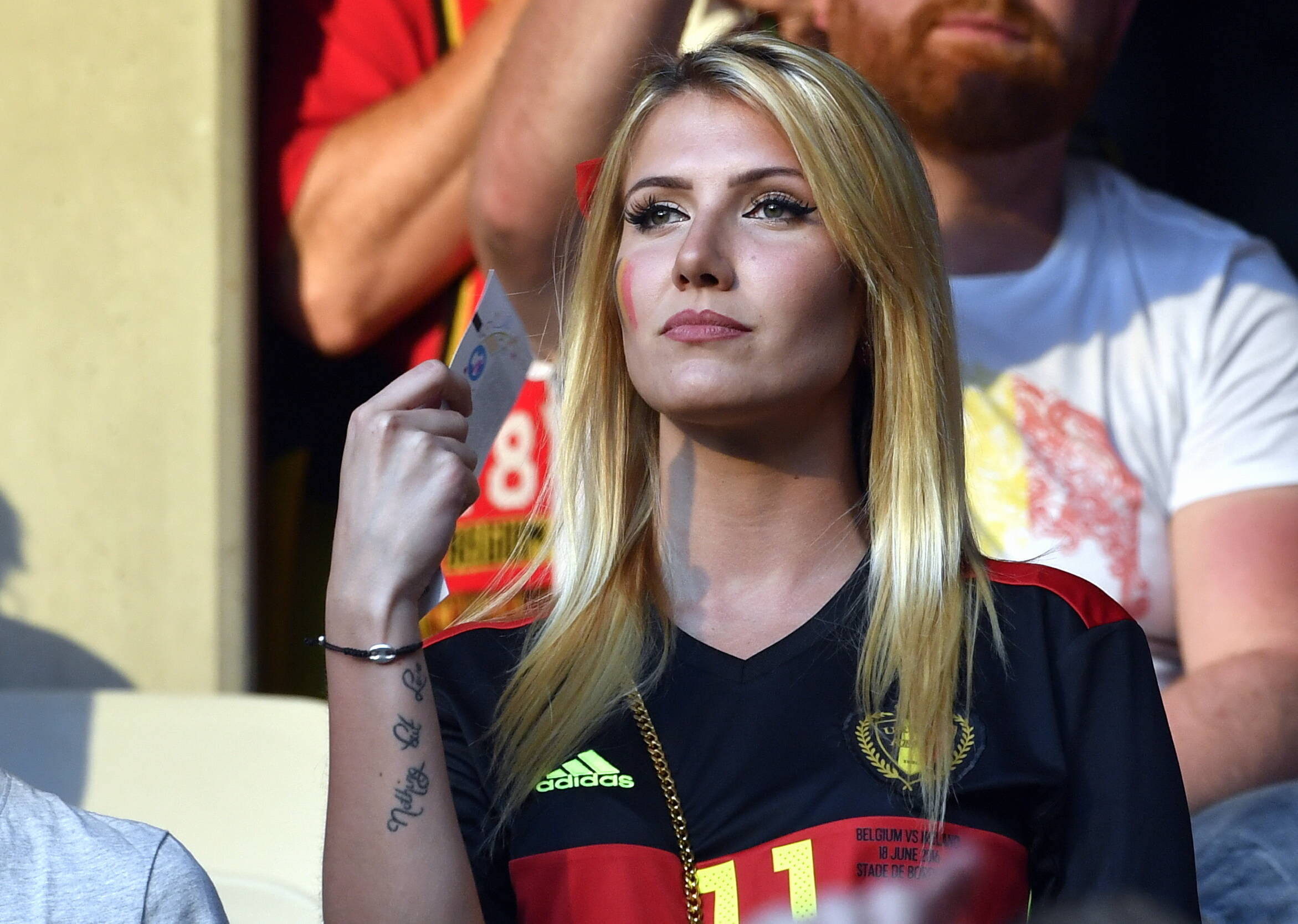 1/11 当地时间2016年6月22日,2016欧洲杯第13比赛日赛场美女球迷精选