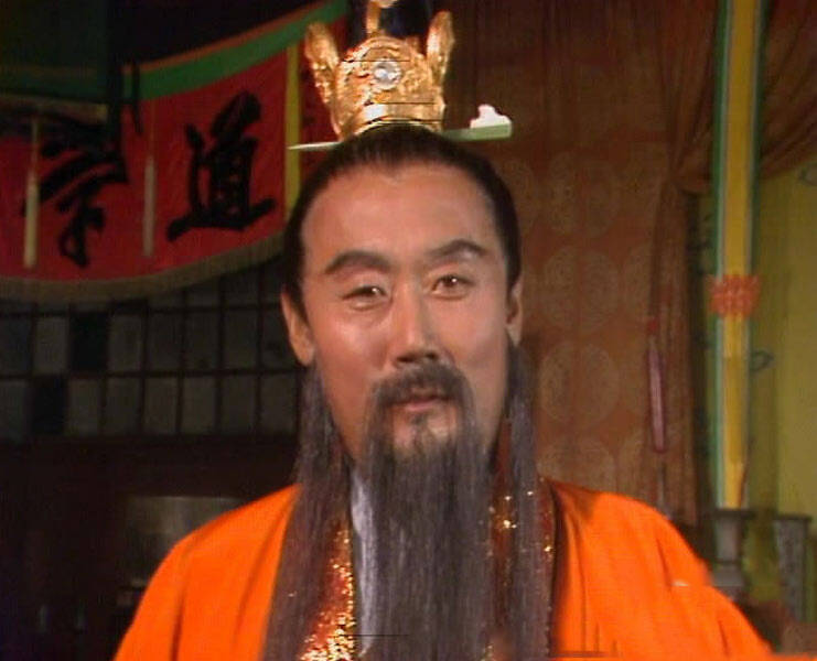 "镇元大仙"吴桂苓追悼会 妻子吕中神情哀伤