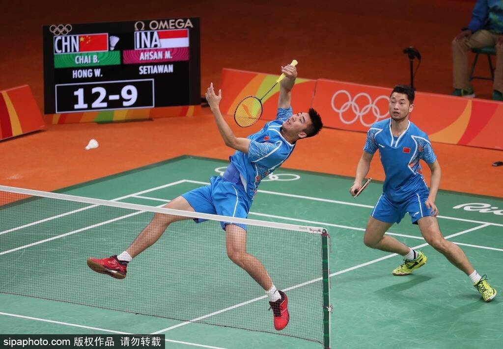 羽毛球男双-柴飚/洪炜2-0晋级淘汰赛