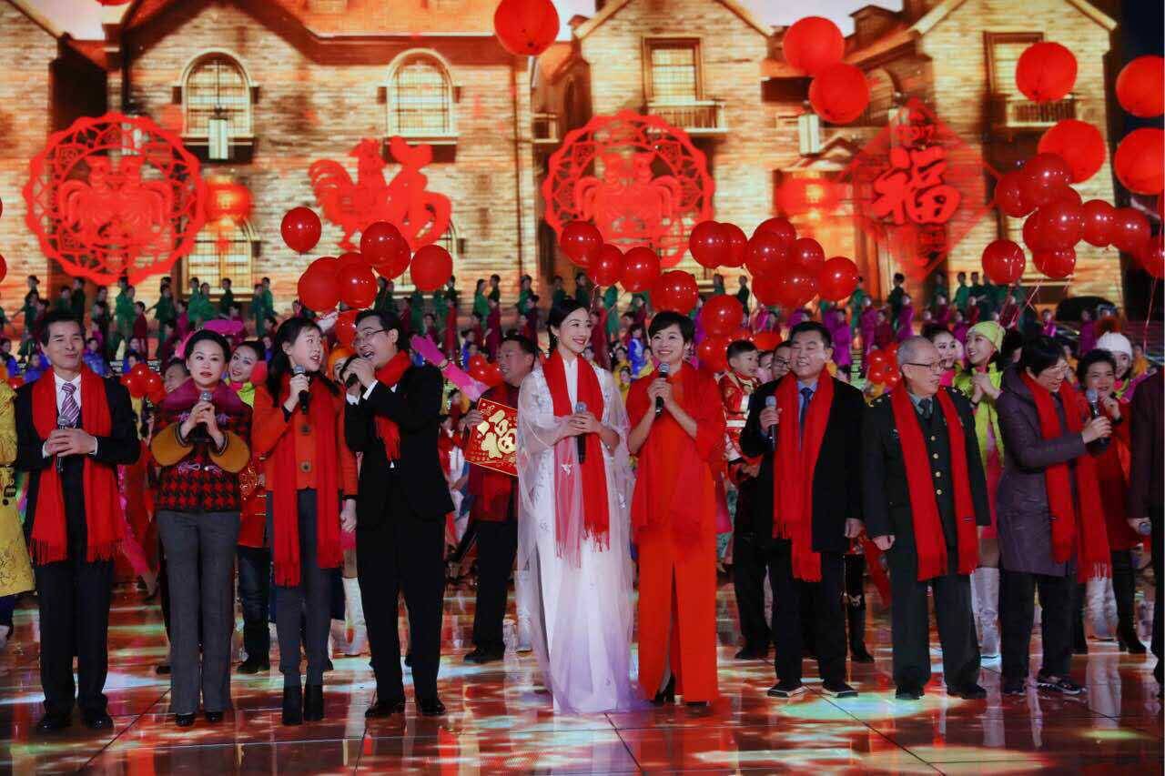 "红三代"韩雪携手"红二代"母亲共登央视春晚舞台