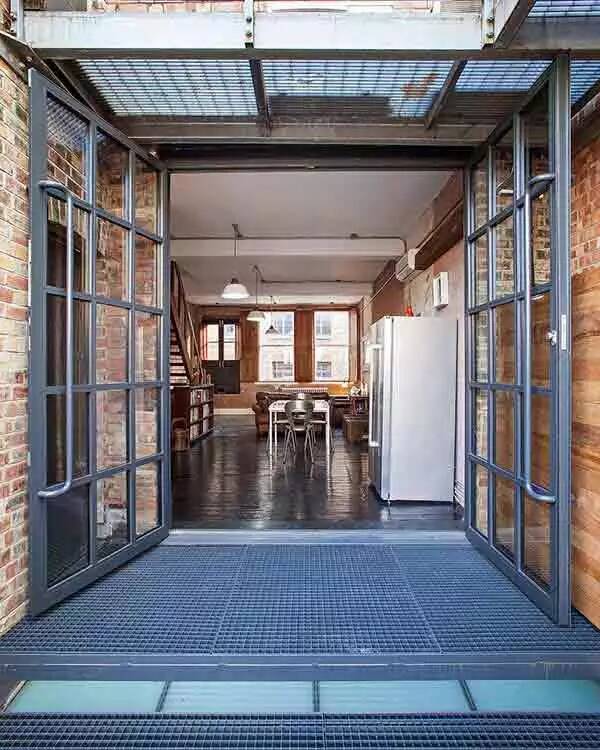 将一个旧仓库改造成一个工业风的家 手机凤凰网