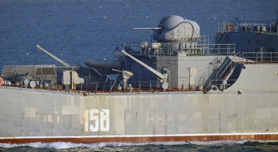 1/6 俄罗斯海军黑海舰队775 (775/ii)型大型登陆舰"采扎里·库尼科夫"