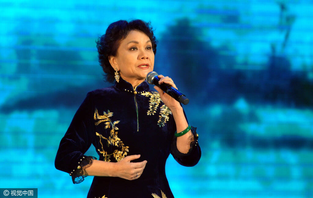 好久不见！65岁朱琳依然最美女儿国国王_手机凤凰网