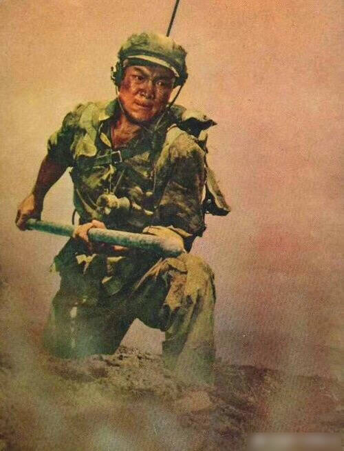 "我们很悲痛地通知大家,抗战老兵,长影老艺术家,全国著名表演艺术家