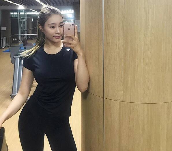 1/31 1994年出生的韩国长腿美女球员俞贤珠,17岁开