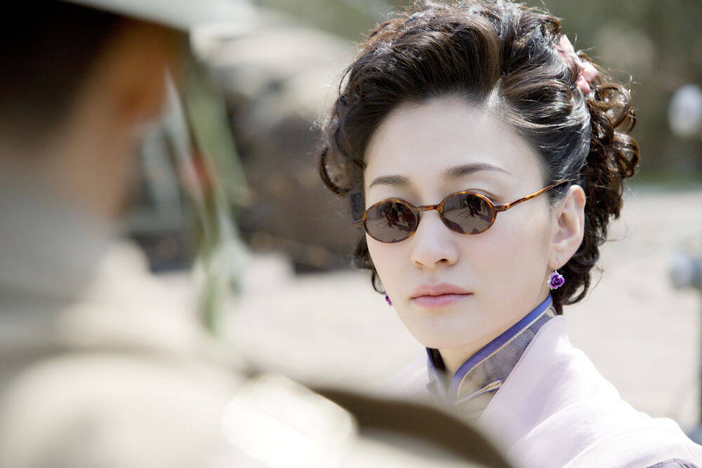 《风筝》李小冉剧照曝光 旗袍装扮仪态万千