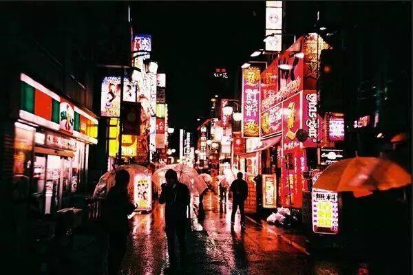 日本最著名站街妓女,为爱等一生!_手机凤凰网