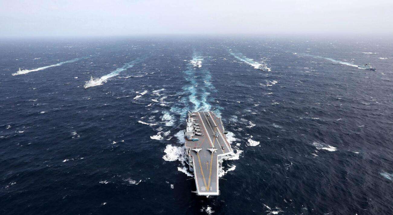 "辽宁"舰超大编队南海曝光!航母首次参加军演