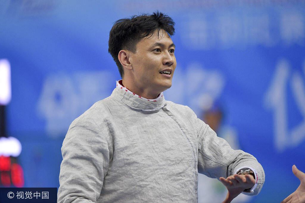 在第十三届全运会击剑男子佩剑个人决赛上,34岁的北京奥运会冠军仲满