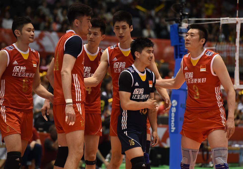 中国男排先赢两局遭世界冠军大逆转