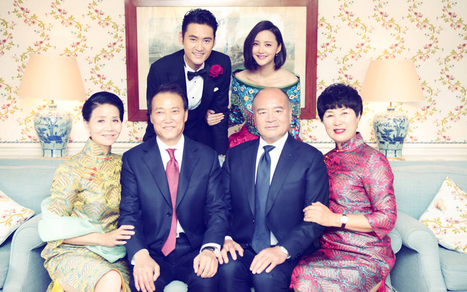 袁弘张歆艺德国古堡大婚 伴娘伴郎颜值爆表