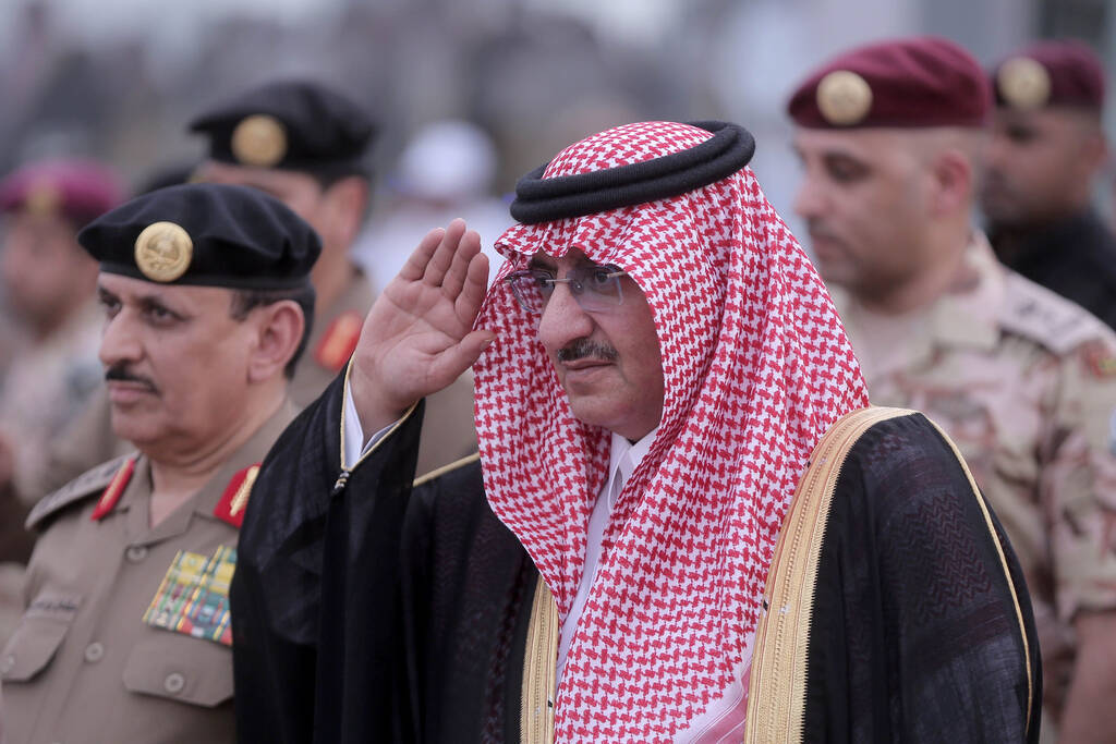 1/6 当地时间2016年9月5日,沙特麦加,沙特安全部队参加阅兵,为每年的