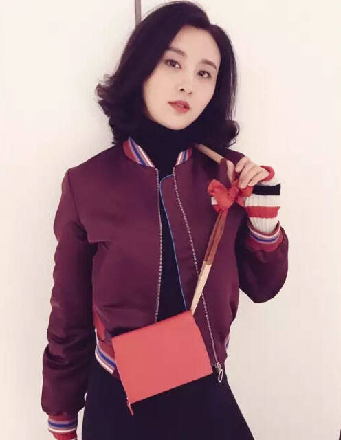 下一个图集 《闪光少女》公映礼 王冉鲍鲸鲸夫妻档口碑不俗 左滑进入