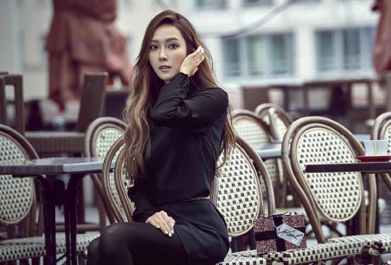 库里撩妹少女时代 郑秀妍晒亲密合照