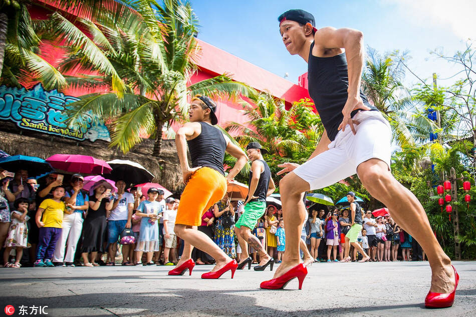 八三节!这里的男人穿着高跟鞋跳舞