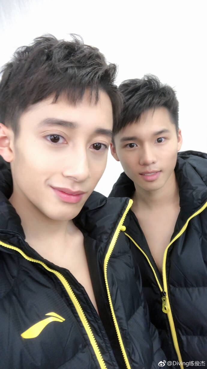 中国跳水队队员昌雅妮在个人社交平台晒出不久前与队友陈艾森,练俊杰