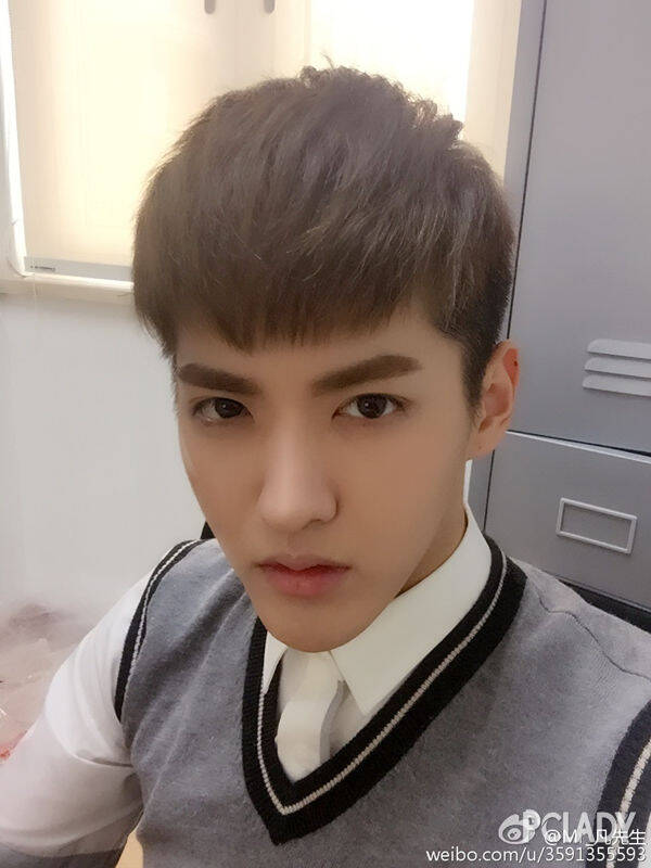 看完吴亦凡朴灿烈的100款发型 我终于离"帅"又近了一点