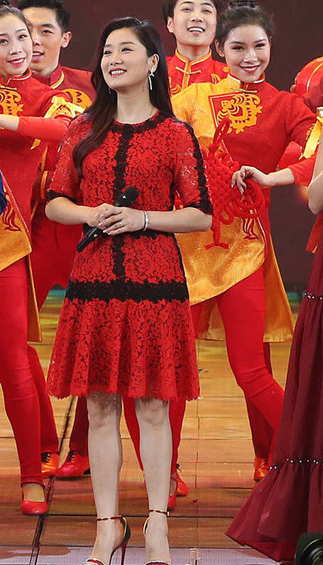 2018春晚:55岁王姬演小品 沙溢一家献唱开场歌舞