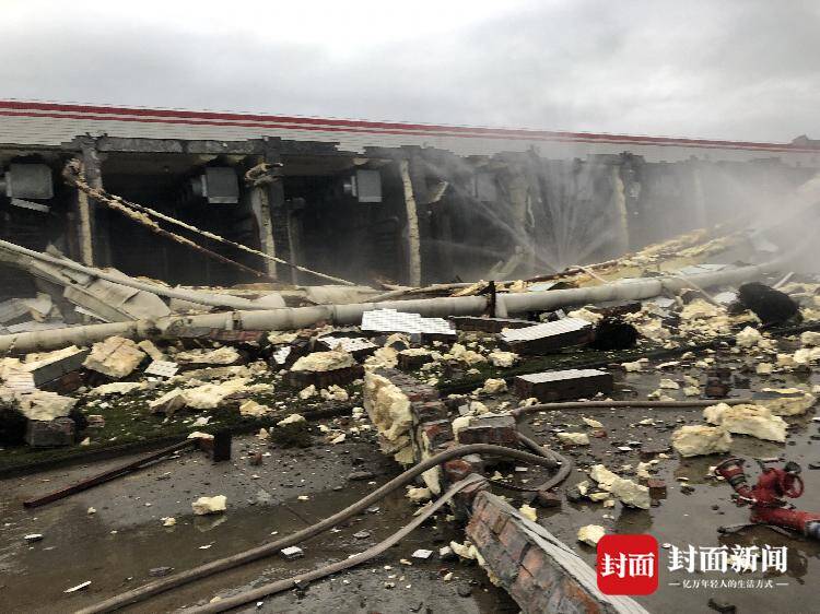四川一厂房液氨泄漏爆炸现场_手机凤凰网