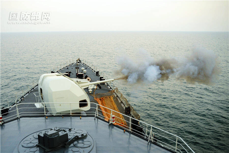 北海舰队驱逐舰发射鱼雷瞬间