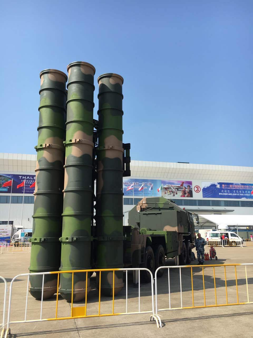 中国3款远程反隐雷达亮相珠海 曾在东南发现f-22