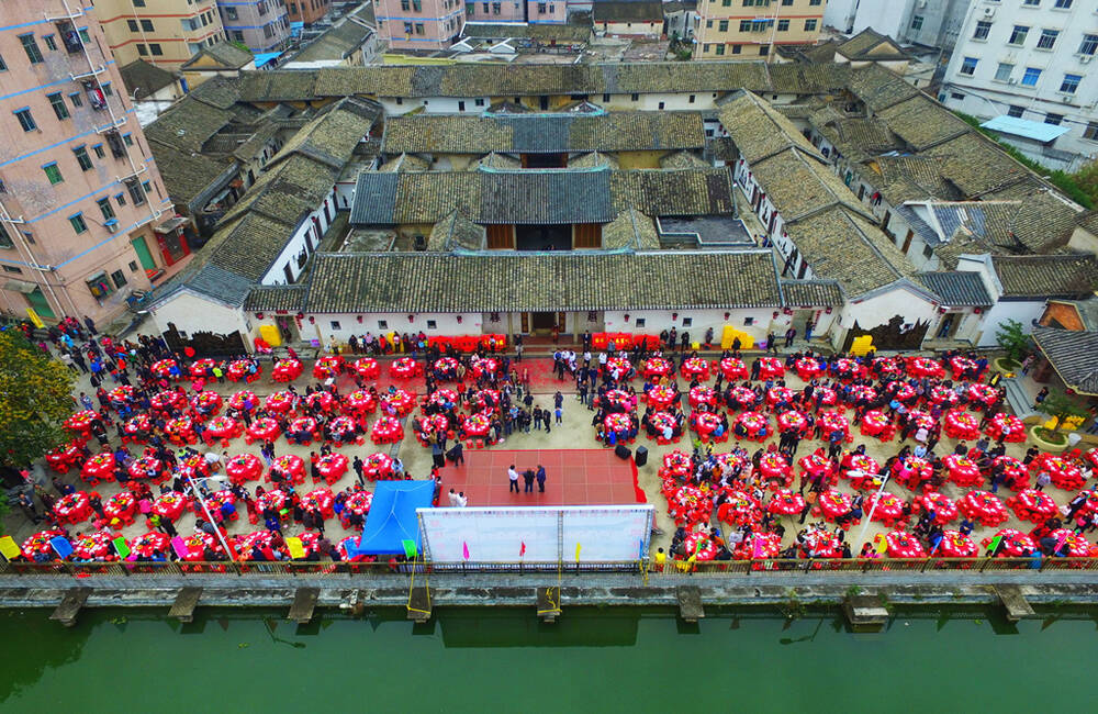 深圳:千名客家人围屋祭祖