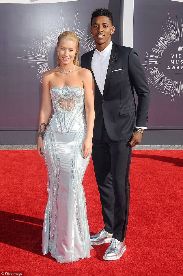 尼克杨前女友新年愿望:不要再遇人渣