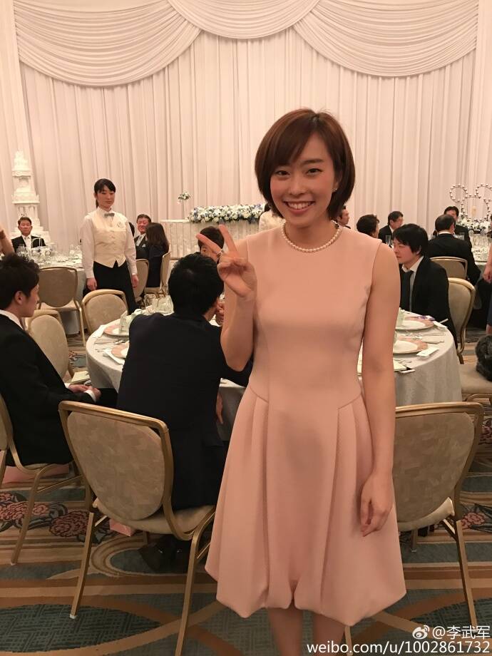 福原爱迪士尼再办婚礼 三套礼服惊艳