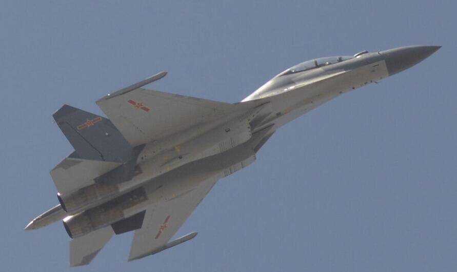 歼16正装试飞照曝光 关键性能力压鸭嘴兽,攻击鹰