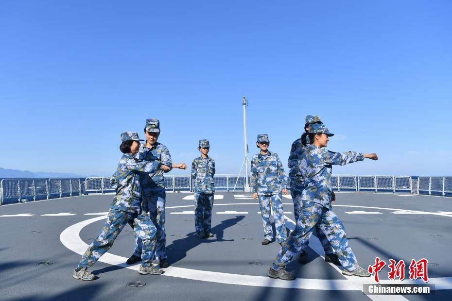 中國海軍補給艦女兵的海上生活