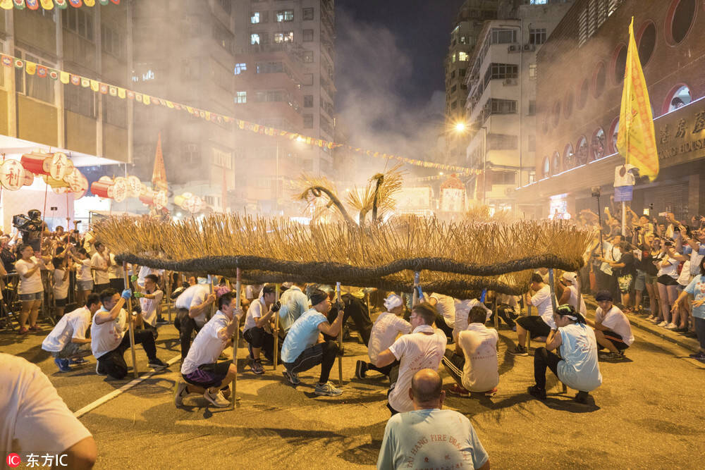 中秋香港看“大坑舞火龙” 体味百年不变的文化传承_手机凤凰网
