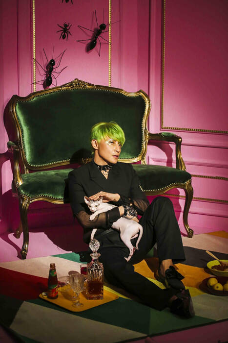 "尔泰"陈志朋湿身拍mv 网友大呼辣眼睛!