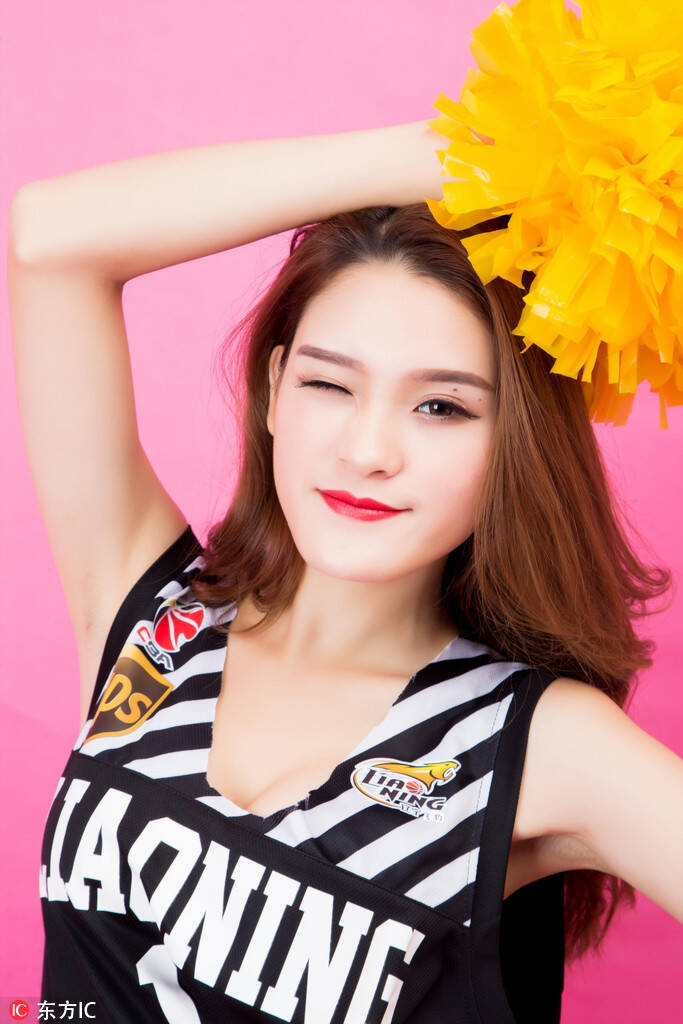 下一个图集 nba-湖人vs76人 左滑进入下一图集