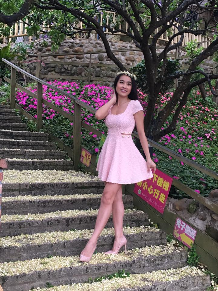 黄瑜娴与小三岁老公离婚 俩人昔日恩爱照回顾