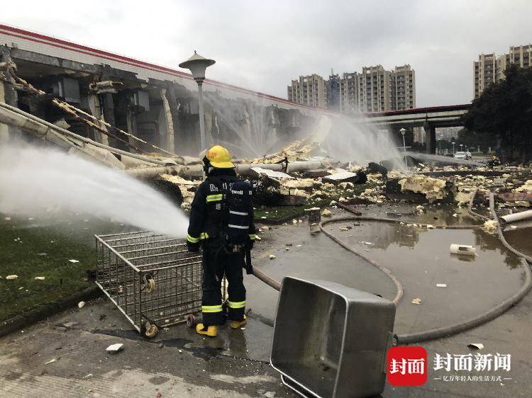 四川一厂房液氨泄漏爆炸现场_手机凤凰网