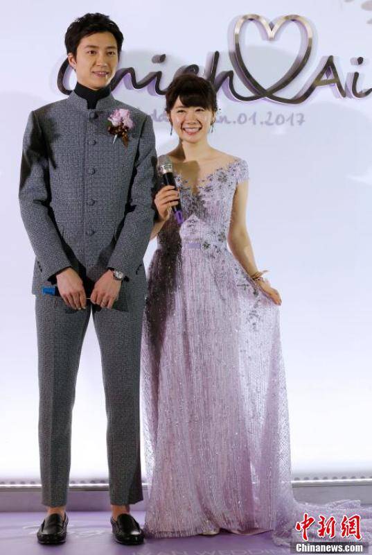 福原爱江宏杰婚礼举行小爱身穿豪华礼服亮相