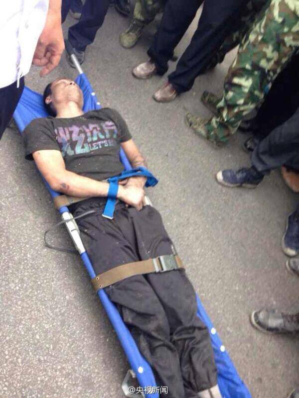 广东越狱重刑犯藏身地被捕现场图