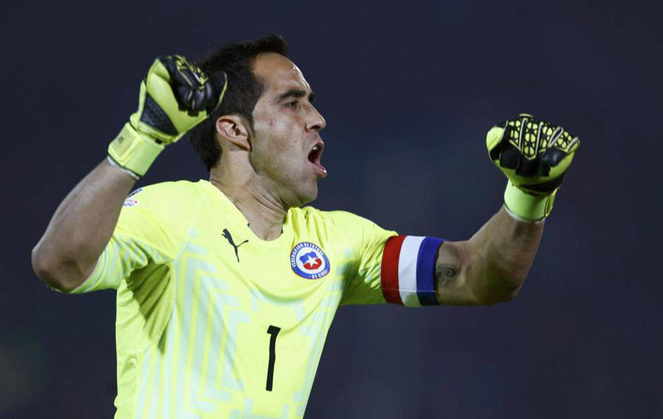 巴尔加斯两球智利胜秘鲁 28年后再次闯入美洲杯决赛