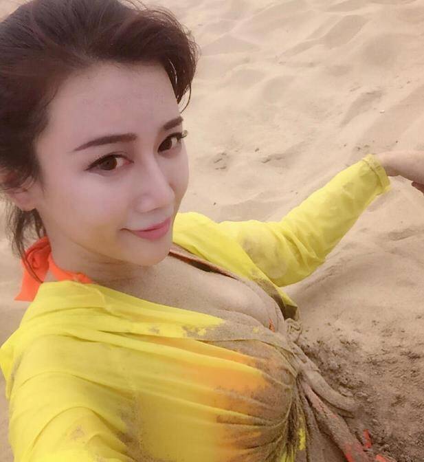 央视再现大尺度画面 女嘉宾泳装出镜看呆观众