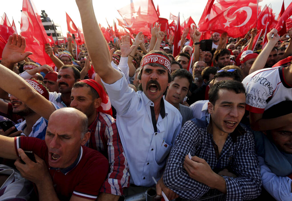 1/5 2015年9月20日,土耳其伊斯坦布尔,土耳其举行大型反恐集会,成千上