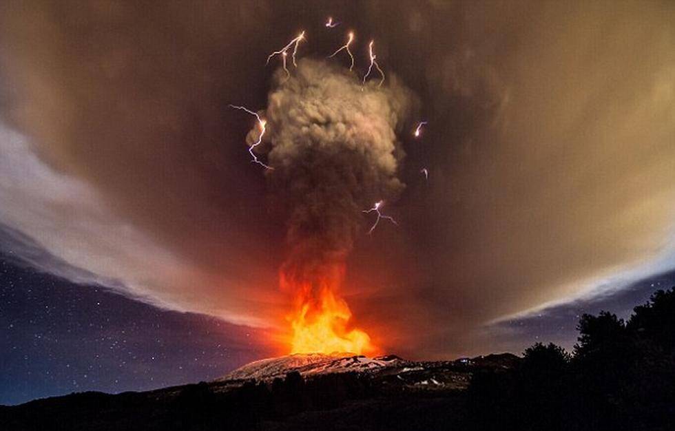 意大利埃特纳火山喷发画面